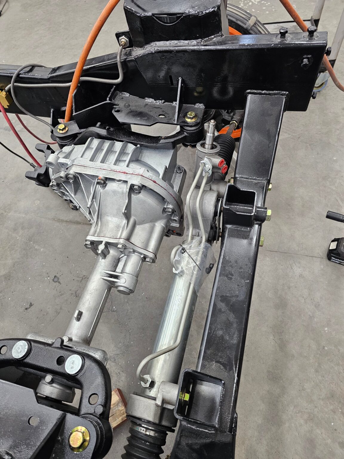 Frame-Werx chassis transfer case and driveline